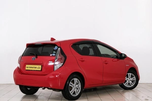 Хетчбэк Toyota Aqua 2016 года, 1109000 рублей, Красноярск