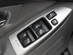 Внедорожник Toyota Land Cruiser Prado 2006 года, 2330000 рублей, Омск