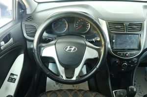 Седан Hyundai Solaris 2014 года, 819000 рублей, Омск