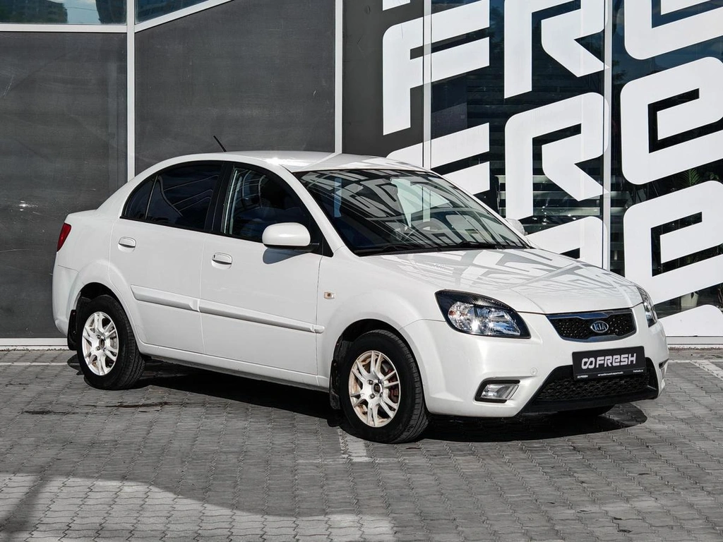 Седан Kia Rio 2010 года, 700000 рублей, Краснодар