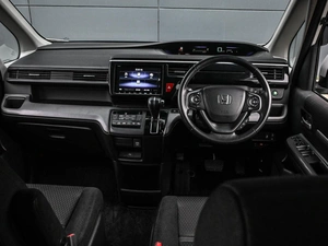 Минивэн Honda Stepwgn Spada 2019 года, 2949000 рублей, Кирилловка