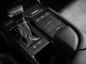 Седан Lexus ES 2018 года, 3454000 рублей, Тюмень