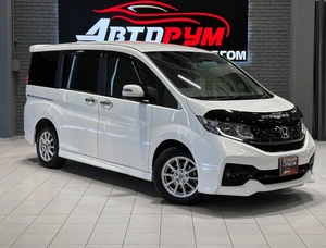 Минивэн Honda Stepwgn Spada 2015 года, 1897000 рублей, Красноярск