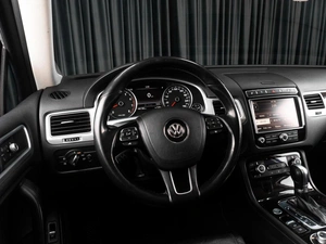 Внедорожник Volkswagen Touareg 2016 года, 3289000 рублей, Тюмень