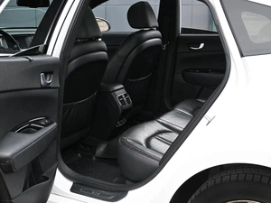 Седан Kia Optima 2016 года, 1844000 рублей, Кирилловка