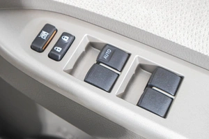 Седан Toyota Belta 2011 года, 1059000 рублей, Барнаул