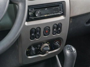 Хетчбэк Renault Sandero 2011 года, 589000 рублей, Сургут