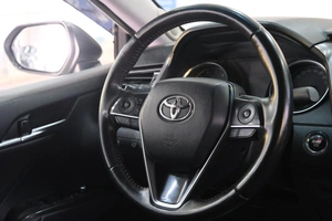 Седан Toyota Camry 2021 года, 2759000 рублей, Омск