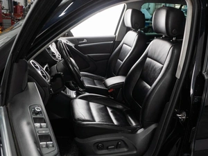 Внедорожник Volkswagen Tiguan 2012 года, 1400000 рублей, Тюмень