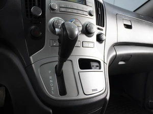 Минивэн Hyundai H-1 2013 года, 1900000 рублей, Омск