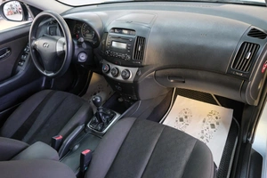 Седан Hyundai Elantra 2010 года, 719000 рублей, Омск