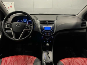 Седан Hyundai Solaris 2013 года, 997000 рублей, Красноярск
