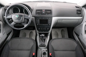 Внедорожник Skoda Yeti 2011 года, 959000 рублей, Красноярск