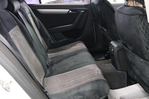 Седан Volkswagen Passat 2012 года, 1469000 рублей, Омск