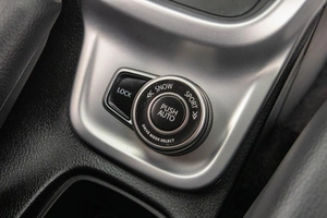 Внедорожник Suzuki Escudo 2015 года, 2039000 рублей, Барнаул