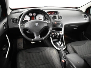 Хетчбэк Peugeot 308 2011 года, 645300 рублей, Казань