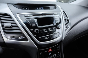 Седан Hyundai Elantra 2015 года, 899000 рублей, Ульяновск
