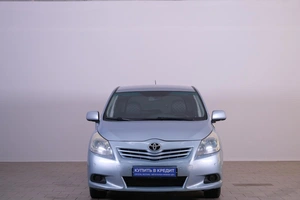Минивэн Toyota Verso 2009 года, 919000 рублей, Омск