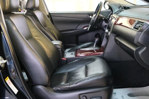 Седан Toyota Camry 2013 года, 1599000 рублей, Омск