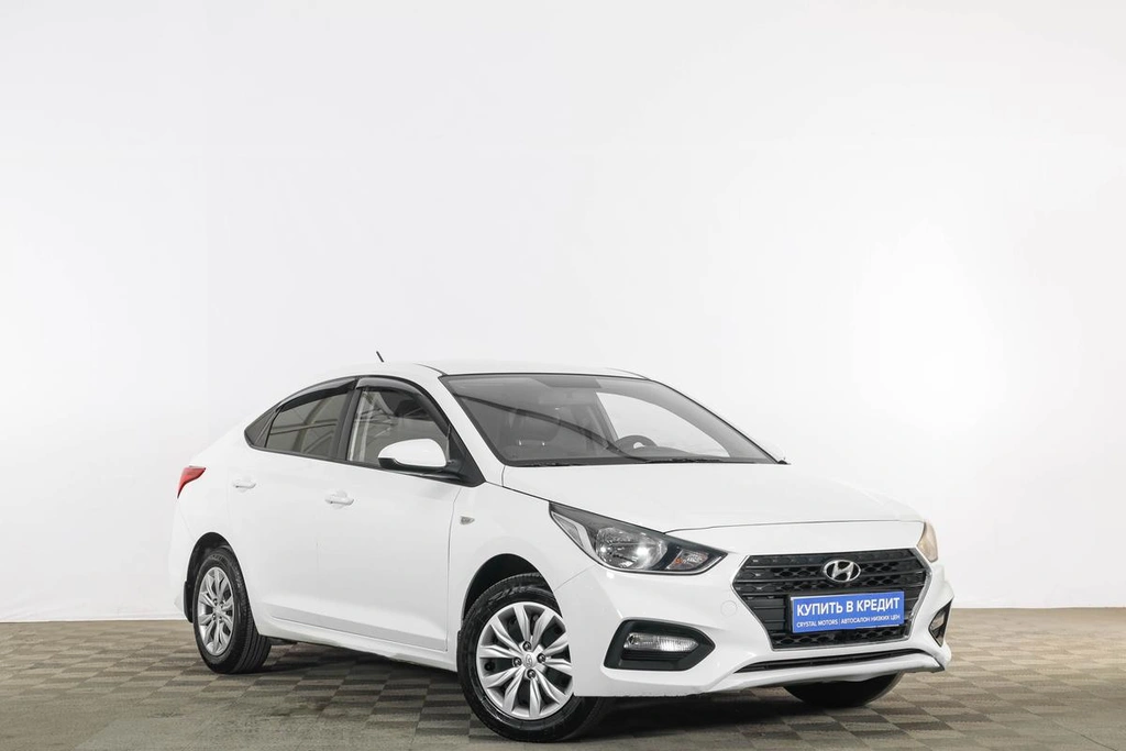 Седан Hyundai Solaris 2019 года, 1379000 рублей, Тюмень