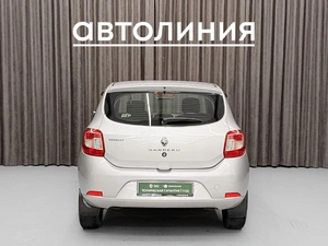 Хетчбэк Renault Sandero 2015 года, 680000 рублей, Красноярск