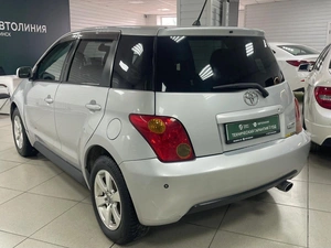 Хетчбэк Toyota Ist 2002 года, 550000 рублей, Ачинск