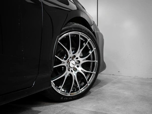 Хетчбэк Toyota Prius PHV 2017 года, 1697000 рублей, Тюмень