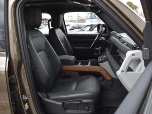 Внедорожник Land Rover Defender 2022 года, 6250000 рублей, Краснодар