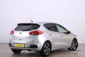 Хетчбэк Kia Ceed 2012 года, 969000 рублей, Омск