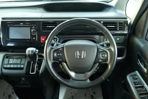 Минивэн Honda Stepwgn Spada 2017 года, 2129000 рублей, Омск