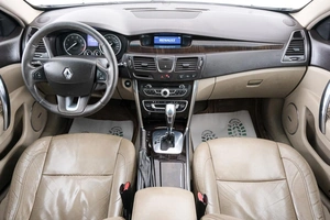 Седан Renault Latitude 2011 года, 819000 рублей, Красноярск