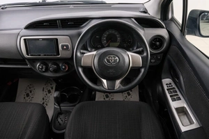 Хетчбэк Toyota Vitz 2015 года, 849000 рублей, Красноярск