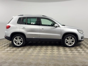 Внедорожник Volkswagen Tiguan 2012 года, 1499500 рублей, Казань
