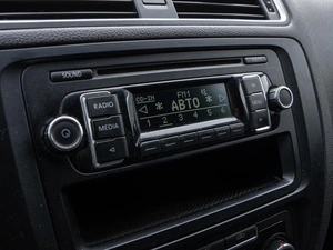 Седан Volkswagen Jetta 2011 года, 1150000 рублей, Волгоград