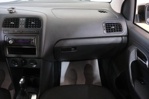 Седан Volkswagen Polo 2011 года, 719000 рублей, Омск