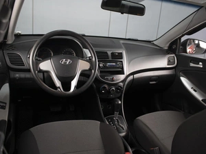Седан Hyundai Solaris 2011 года, 750000 рублей, Омск