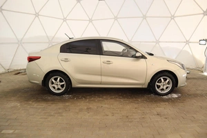 Седан Kia Rio 2017 года, 1400000 рублей, Обнинск