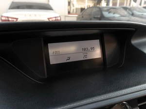 Седан Lexus ES 2013 года, 1989000 рублей, Саратов