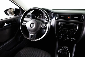 Седан Volkswagen Jetta 2013 года, 959000 рублей, Пермь