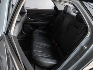 Седан Hyundai Elantra 2021 года, 1875000 рублей, Краснодар