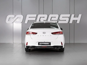 Седан Hyundai Sonata 2019 года, 2289000 рублей, Красный Пахарь