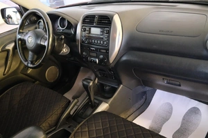 Внедорожник Toyota RAV4 2004 года, 949000 рублей, Омск