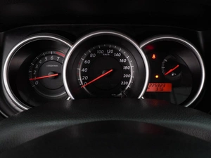 Хетчбэк Nissan Tiida 2012 года, 684000 рублей, Воронеж