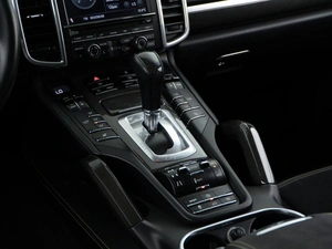 Внедорожник Porsche Cayenne GTS 2012 года, 3069999 рублей, Москва