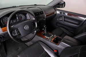 Внедорожник Volkswagen Touareg 2010 года, 1379000 рублей, Пермь