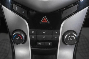 Хетчбэк Chevrolet Cruze 2012 года, 639000 рублей, Кемерово