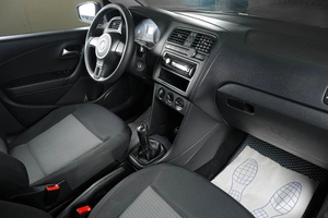 Седан Volkswagen Polo 2011 года, 799000 рублей, Тюмень