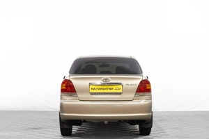 Седан Toyota Platz 2003 года, 489000 рублей, Барнаул