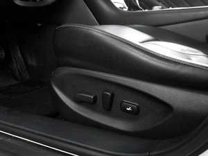 Седан Infiniti Q50 2016 года, 1999000 рублей, Тюмень