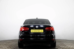 Седан Volkswagen Jetta 2013 года, 959000 рублей, Пермь